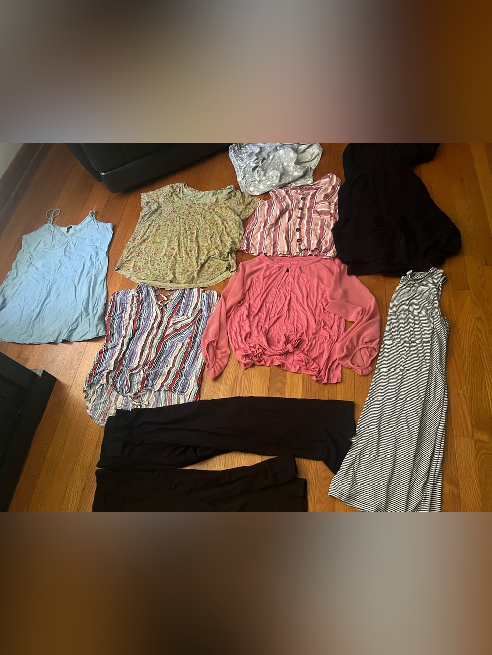 Mix of Womans clothing size XL (dresses shirts leggings etc)